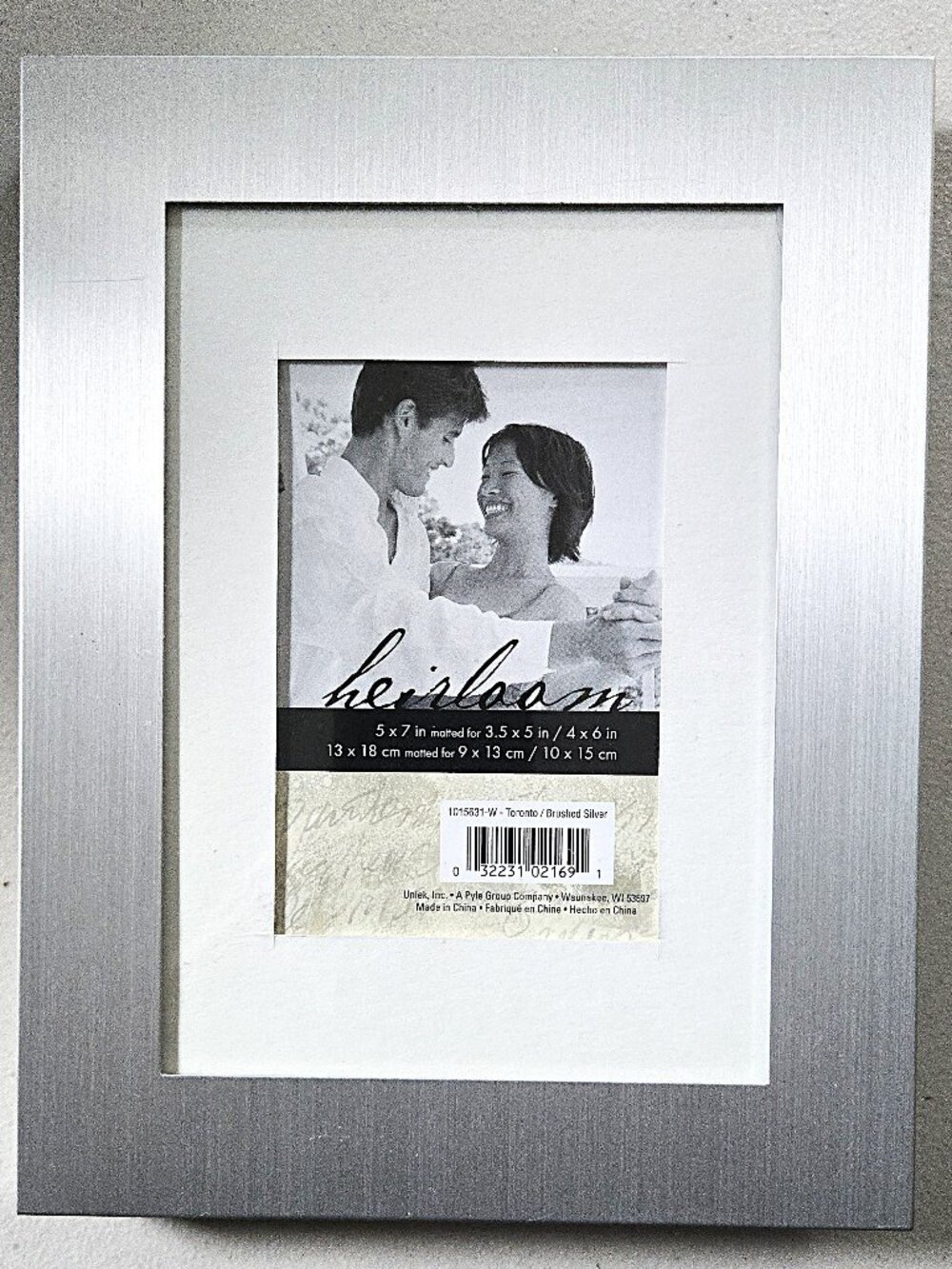 Uniek Heirloom 5x7 Brushed Silver Picture Frame Matted for 4x6 – New
